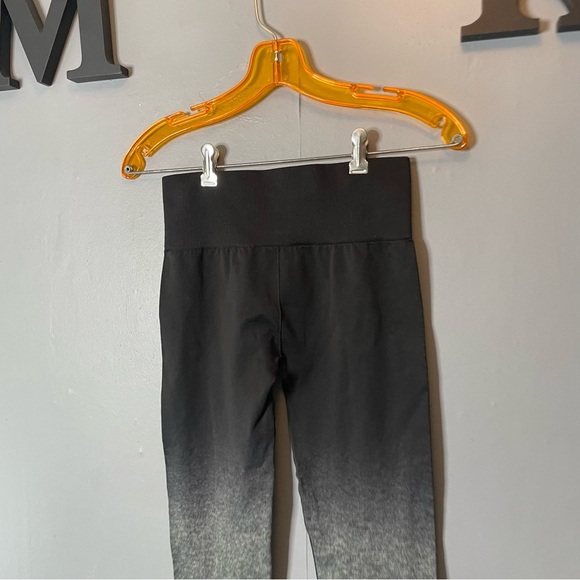 GymShark women’s Black and Gray Ombre Compression Leggings size small - Picture 5 of 8